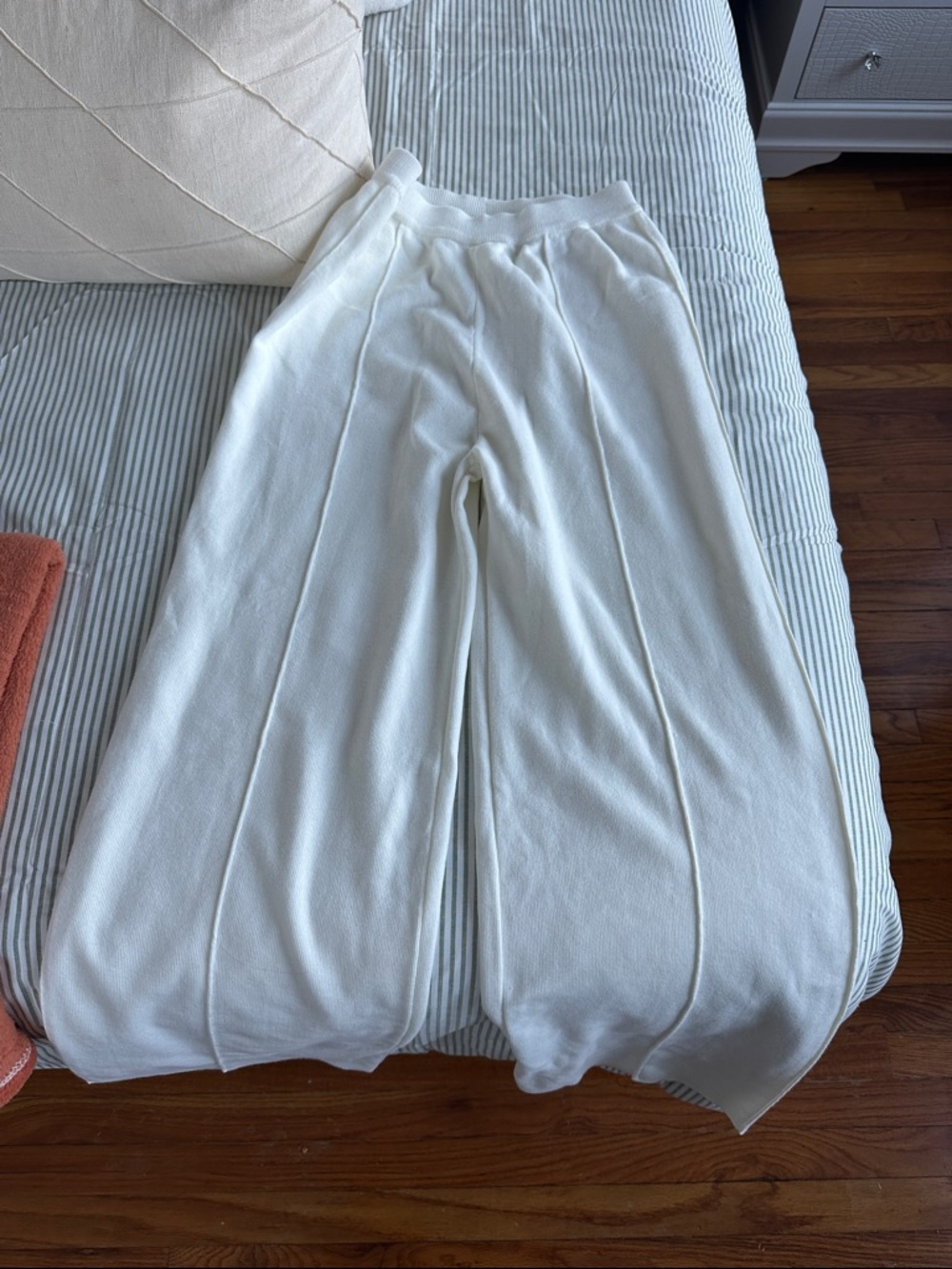 Commense Ivory Ribbed Knit Top